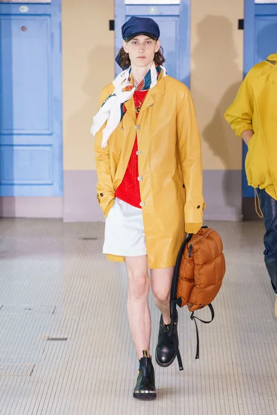 Look 22